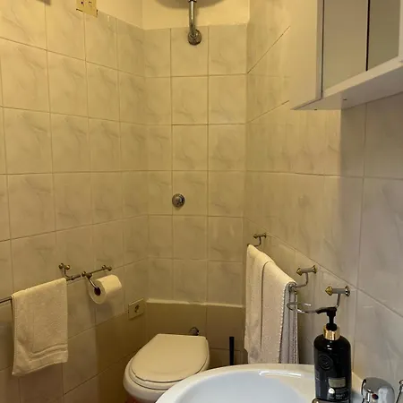 Happy House In Piazza Zama Affittacamere Roma