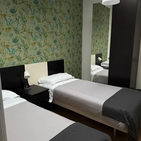 Πανσιόν Happy House In Piazza Zama 4*