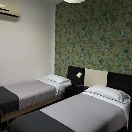 בית הארחה Happy House In Piazza Zama 4*
